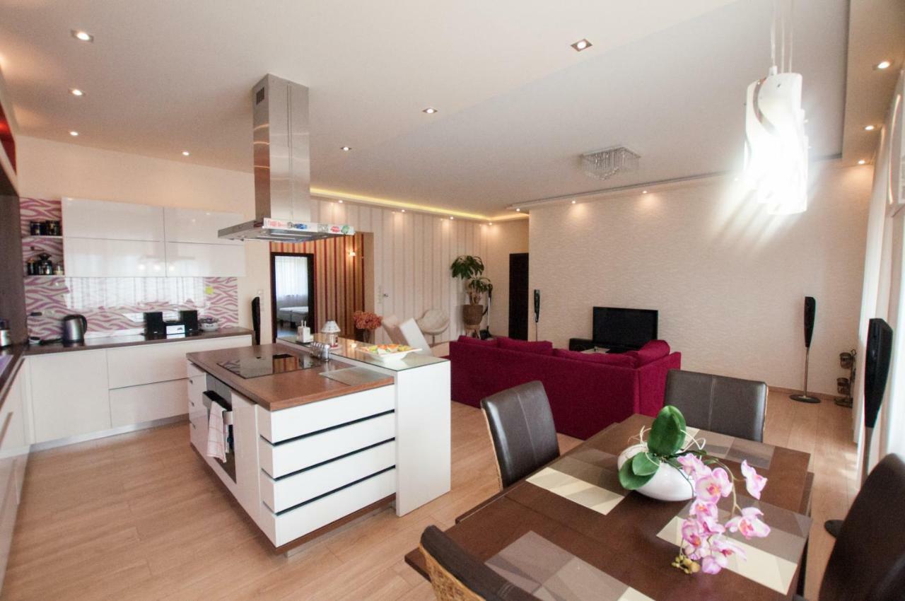 Prestige apartment Komárno Buitenkant foto