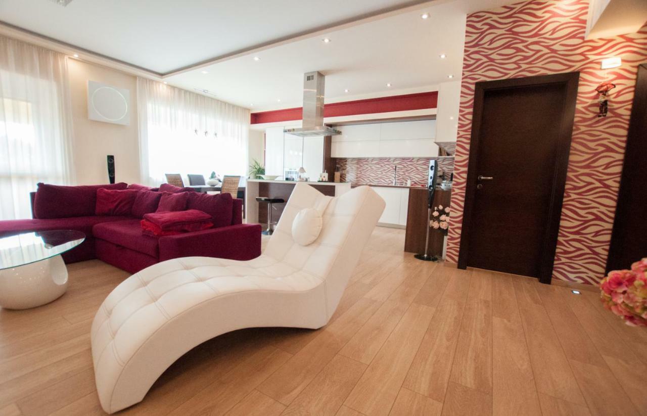 Prestige apartment Komárno Buitenkant foto