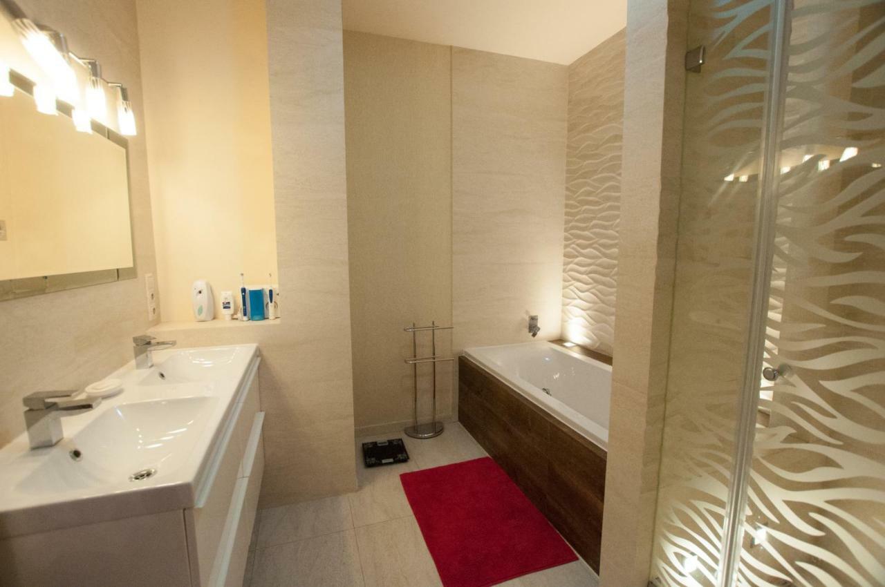 Prestige apartment Komárno Buitenkant foto